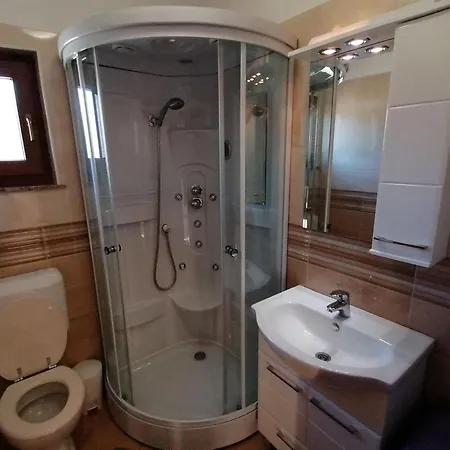 Apartment Wohnung Roncevic Mit Kamin, In Rovanjska