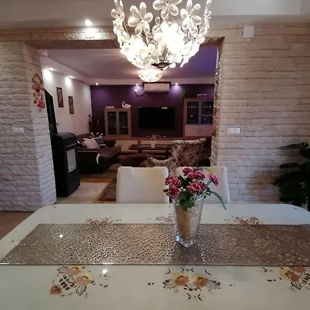 Wohnung Roncevic Mit Kamin, In Rovanjska Jasenice (Zadar)